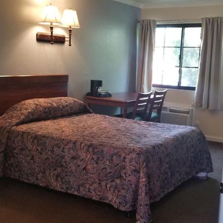 Sierra Crossing Motel Bloomington المظهر الخارجي الصورة