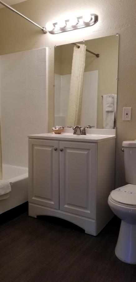 Sierra Crossing Motel Bloomington المظهر الخارجي الصورة