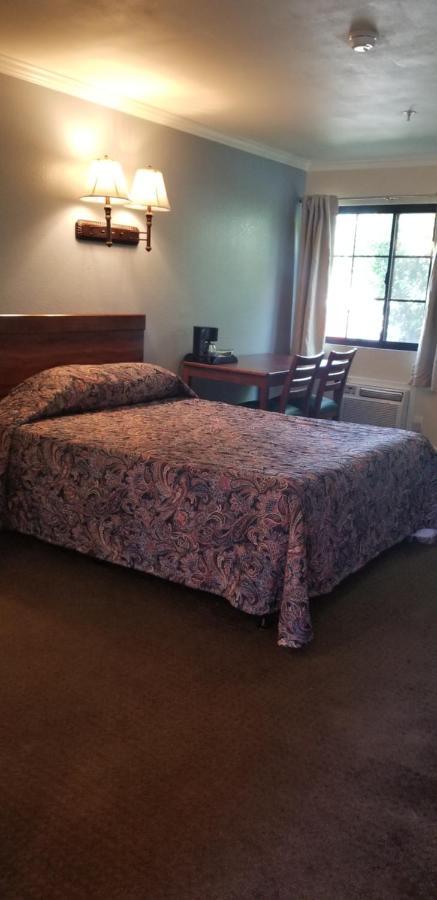 Sierra Crossing Motel Bloomington المظهر الخارجي الصورة