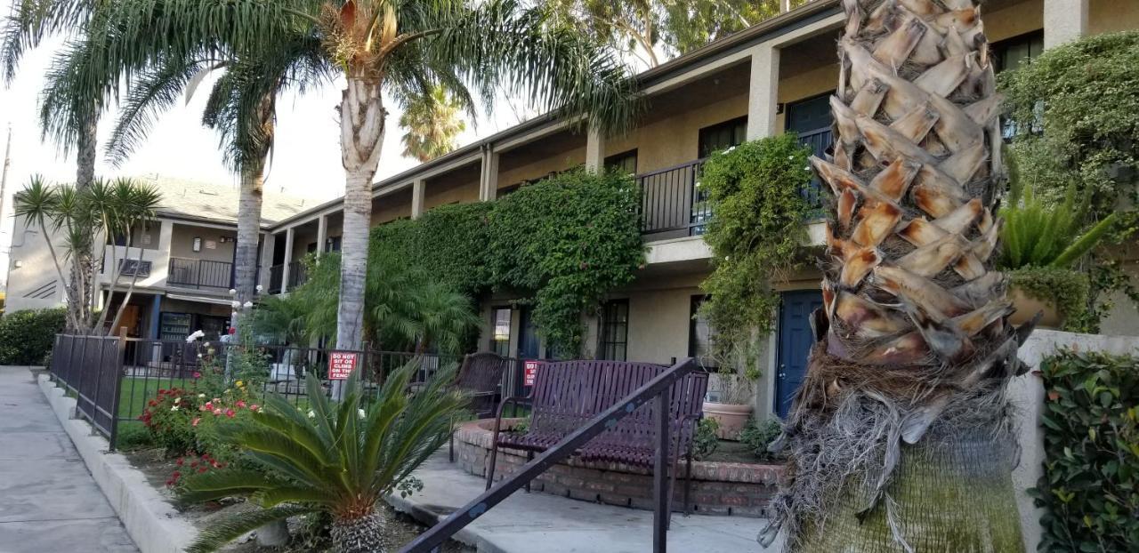 Sierra Crossing Motel Bloomington المظهر الخارجي الصورة